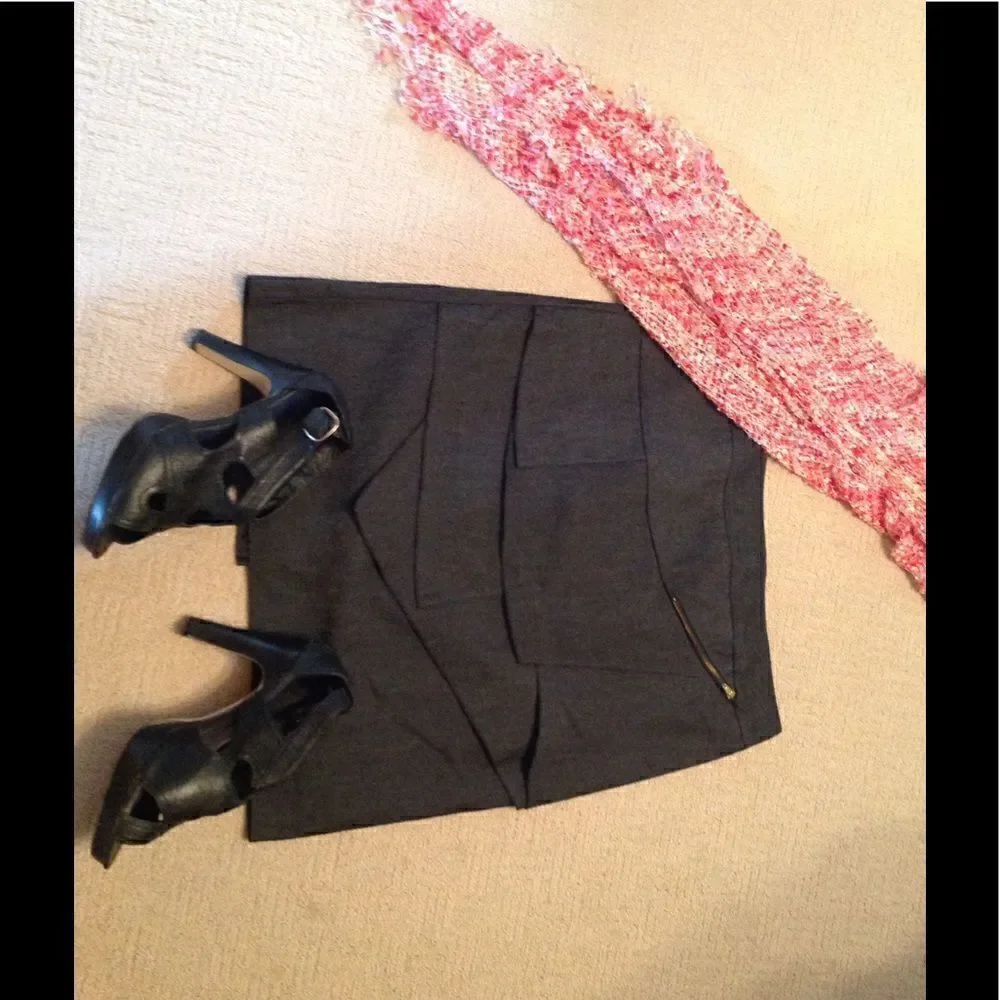 Larry Livine stretch denim ladies skirt in size 10